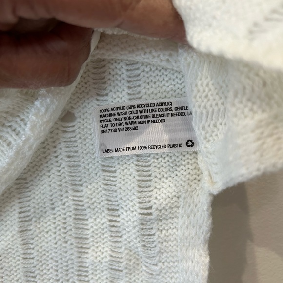 Summer White Vest Wild Fable Distressed Vest in Size XS - Picture 5 of 5